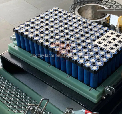 Máquina de soldadura láser automática con batería de litio prismática con pórtico
