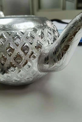 Máquina de soldadura automática de láser de fibra de acero inoxidable de doble estación con rayo láser de 1070nm