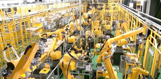 Cortador láser de fibra de brazo robótico FANUC con tecnología colaborativa CRX Cobot para el corte automático 3D de metales en talleres pequeños